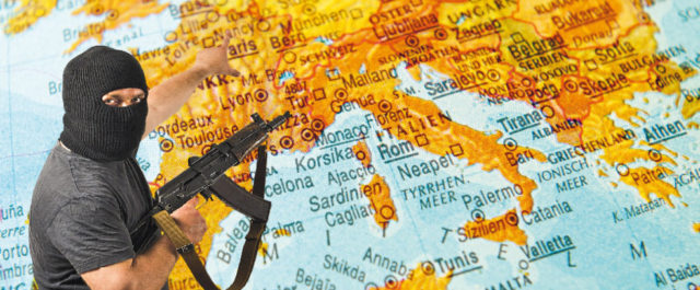 El Publico: Οι θεωρητικοί του “τζιχάντ”- Από το Κοράνι στη Βίβλο