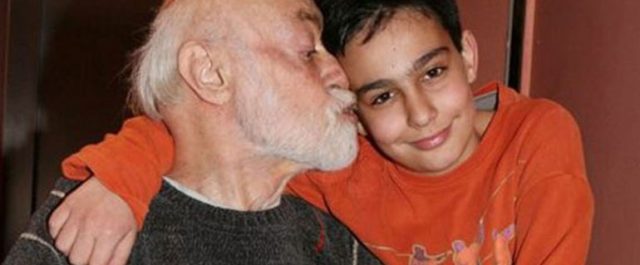 Η σπαρακτική ανάρτηση του Νίκου Μπάρκουλη στο facebook ένα χρόνο από τον θάνατο του πατέρα του [εικόνα]