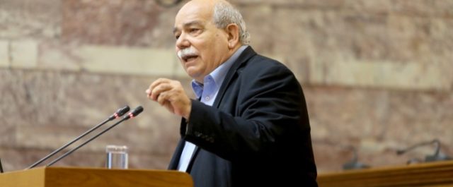 Στο στόχαστρο της Ν.Δ ο Βούτσης για μαθητικές παρελάσεις και…Ορθοδοξία