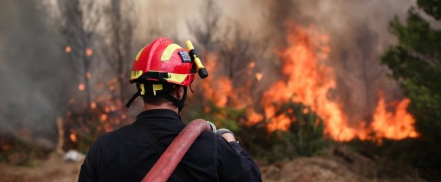 Συναγερμός για τη μεγάλη πυρκαγιά στη Ζάκυνθο- Εκκενώνεται χωριό