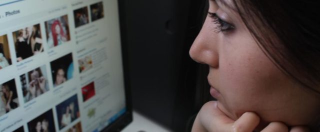 Πώς οι φωτογραφίες στα social media προδίδουν αν έχουμε κατάθλιψη!