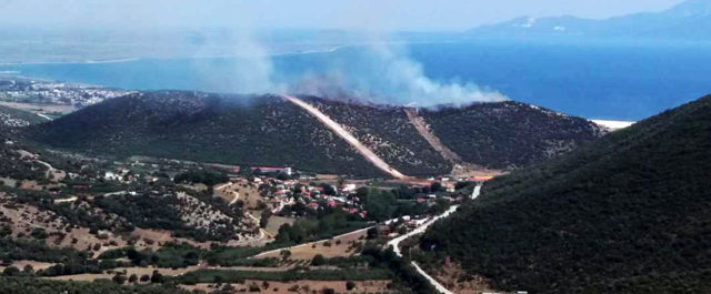 Υπό έλεγχο η φωτιά στην Καβάλα που απείλησε κατοικημένη περιοχή [εικόνες]