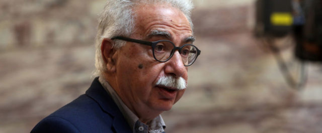 Γαβρόγλου: “Ίδιο χέρι έγραψε τις ανακοινώσεις της Ν.Δ και της Χρυσής Αυγής”