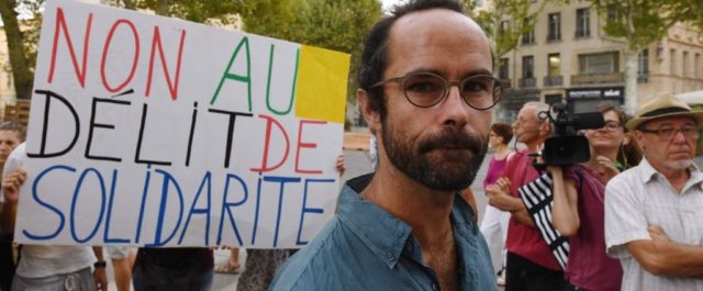 Αλύγιστος ο Σεντρίκ Ερού, ο Γάλλος αγρότης που καταδικάστηκε γιατί βοήθησε μετανάστες