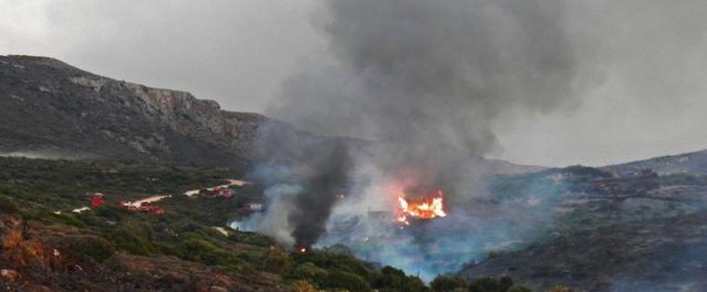 50 φωτιές σε ένα 24ωρο, ποιες περιοχές κινδυνεύουν περισσότερο την Τετάρτη [εικόνα]