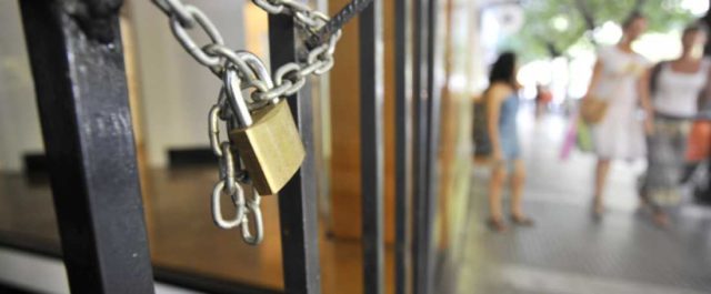Νέα λουκέτα σε Ρόδο, Σαντορίνη, Πάρο, Ίο λόγω φοροδιαφυγής