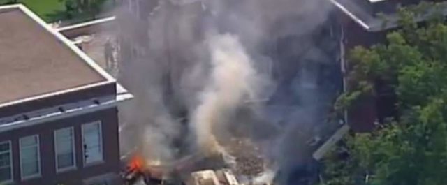 Δύο νεκροί από κατάρρευση σχολείου [video, εικόνα]