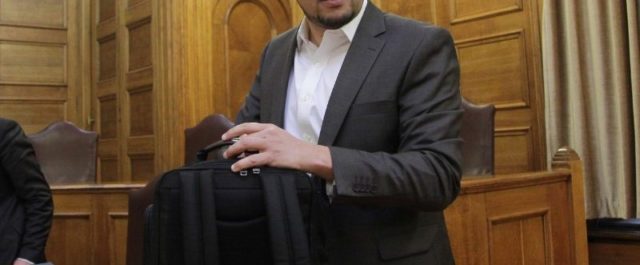 Αυστηρότεροι όροι για τους υποψήφιους καναλάρχες, αλλά κι ευκολίες πληρωμής