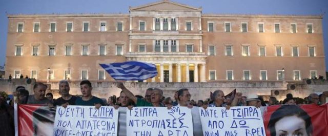 Το χυδαίο σχόλιο γνωστής νεοφιλελεύθερης μπλόγκερ κατά του Μίκη- “Καλύτερα να είχαμε γίνει γερμανική επαρχία”
