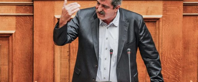 Αγαπημένο λαϊκό τραγούδι αφιέρωσε ο Πολάκης στην αντιπολίτευση! [εικόνες]