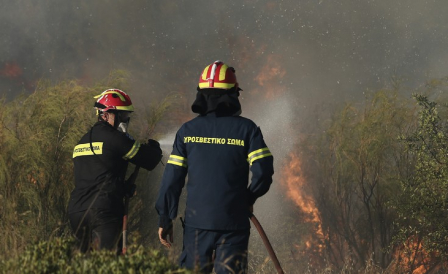Φωτιές: 60 πυροσβέστες έχουν τραυματιστεί στις επιχειρήσεις κατάσβεσης