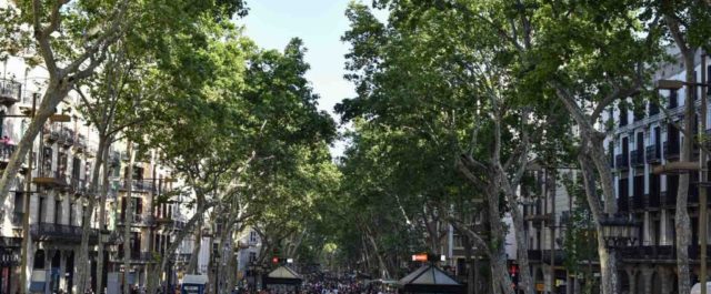 Βαρκελώνη: Τουλάχιστον 13 νεκροί και 100 τραυματίες, την ευθύνη ο ISIS, έκρηξη σε σπίτι το βράδυ
