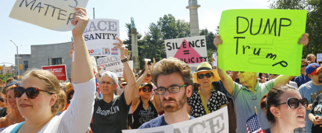 Σατανικό αποκάλεσε το ρατσισμό ο Τραμπ με χρονοκαθυστέρηση