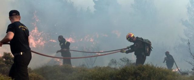 Αλίμονό μας αν η φωτιά φτάσει στο Καπανδρίτι…
