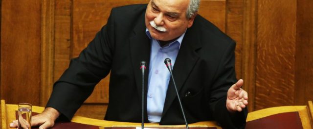 Βούτσης: Ο Βαρουφάκης δεν γράφει “Βίπερ”, τροφοδοτεί τη Ν.Δ και μιντιακά συμφέροντα