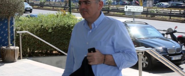 Καταδίκη από Ν.Δ και επίθεση στην κυβέρνηση για τους βανδαλισμούς στο γραφείο Χαρακόπουλου