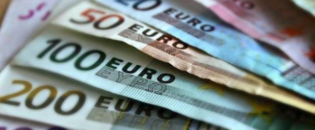 Σχεδόν ένα δισ. ευρώ αυξήθηκαν οι καταθέσεις τον Ιούλιο!