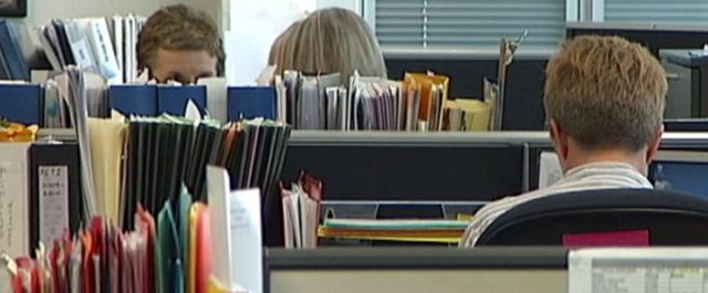 Επίδομα fake news: Μετά το μπόνους…σφραγίδας ανακάλυψαν και επίδομα…αξιολόγησης!