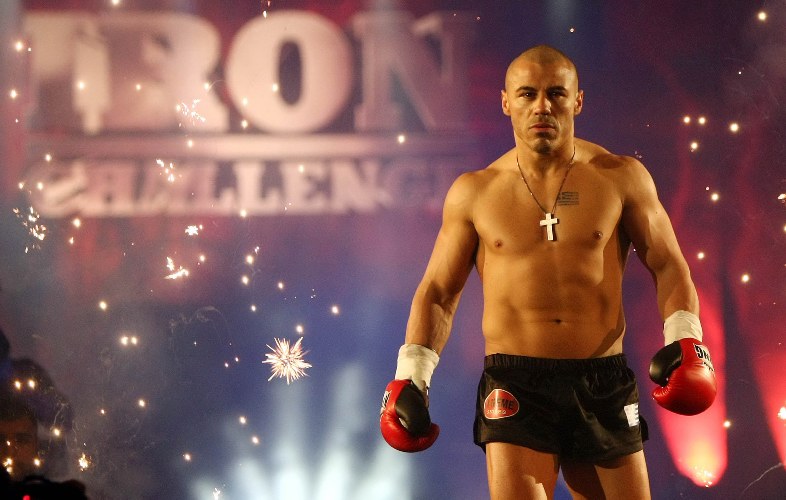 Πολιτικό…Kick Boxing στον Πειραιά: Με ποιους θα βρεθεί στο ρινγκ ο Μιχάλης Ζαμπίδης