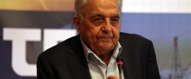 Φλαμπουράρης: Διαστρεβλώθηκε η δήλωση μου για το πακέτο Γιούνκερ