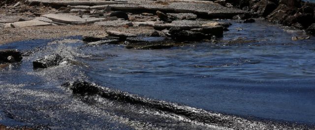 Προσοχή: Που ΔΕΝ μπορείτε να κολυμπήσετε στον Σαρωνικό