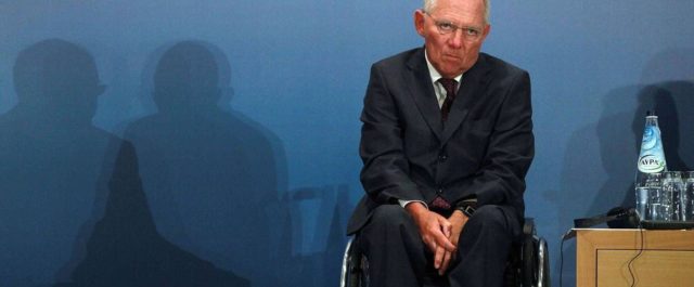 Tagezeitung: “Αιώνιος υπουργός” ο Σόϊμπλε