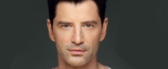 Γιατί ο Σάκης (Ρουβάς) βρέθηκε στη ΔΕΘ παράλληλα με τον Κυριάκο;