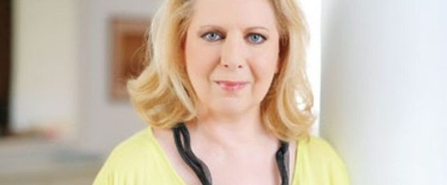 Έλενα Ακρίτα: Ο πρωθυπουργός έπρεπε να στείλει σπίτι του τον Κουρουμπλή