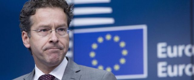 Ντάϊσελμπλουμ στον Economist: Θα βοηθήσουμε την Ελλάδα με το χρέος