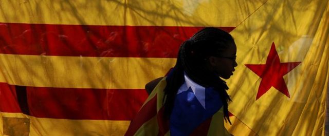 Le Monde: Στην Καταλονία πρέπει να δοθεί αυξημένη αυτονομία