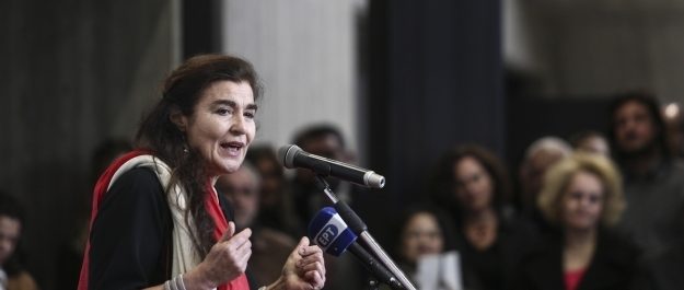 Η Λυδία Κονιόρδου …χορεύει με τον Λούθηρο ενώ συνεδριάζει το ΚΑΣ