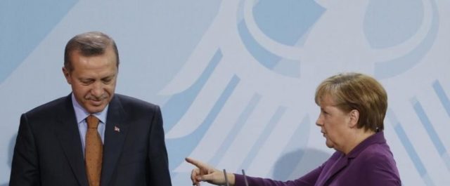 Οργή Μέρκελ για Ερντογάν μετά τη νέα σύλληψη Γερμανών