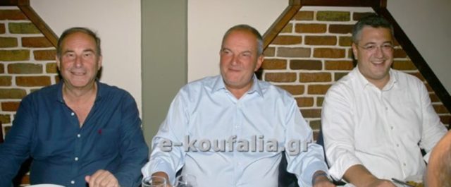 Ο Καραμανλής με Τζιτζικώστα, βουλευτές και στελέχη της Ν.Δ σε ταβέρνα στα Κουφάλια Θεσσαλονίκης