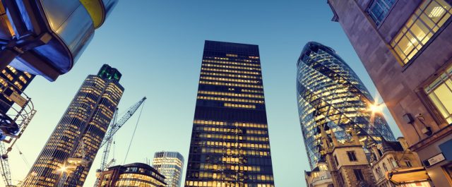 Λονδίνο: Οι 33 ελληνικές εταιρείες που κεντρίζουν το ενδιαφέρον διεθνών επενδυτών