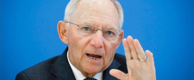 Πώς αποχαιρετά ο διεθνής Τύπος τον “μισητό φιλοευρωπαϊστή” Σόιμπλε [εικόνες]