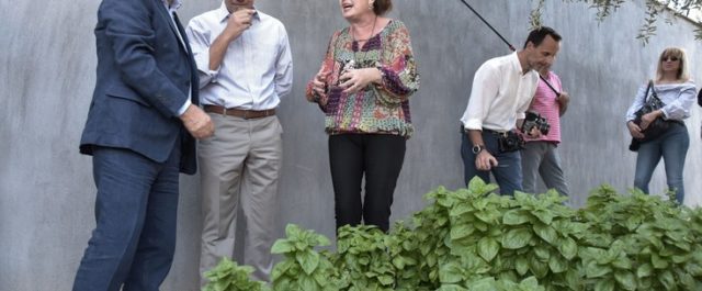 Apivita: “Μεγάλη τιμή και χαρά η επίσκεψη του πρωθυπουργού”