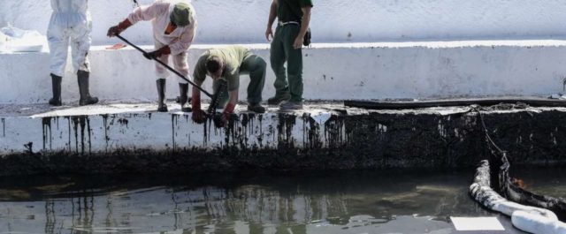 Αγώνας δρόμου για την αντιμετώπιση της ρύπανσης στο Σαρωνικό