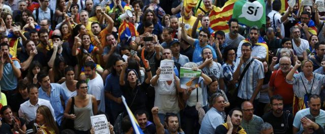 Βαρκελώνη: Χιλιάδες νέοι στους δρόμους για την ανεξαρτησία