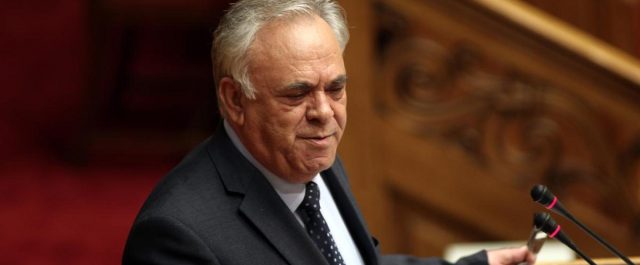 Δραγασάκης: Επικοινωνιακή η αντίδραση Ντομπρόβσκις, ξέρουμε πως φτιάχνονται τα μνημόνια