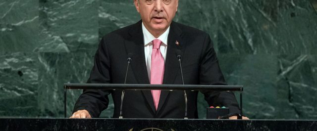 Απελπισμένος Ερντογάν σε ΗΠΑ: “Απελευθερώστε μαζί μας τη Ράκα, όχι με τους Κούρδους”!