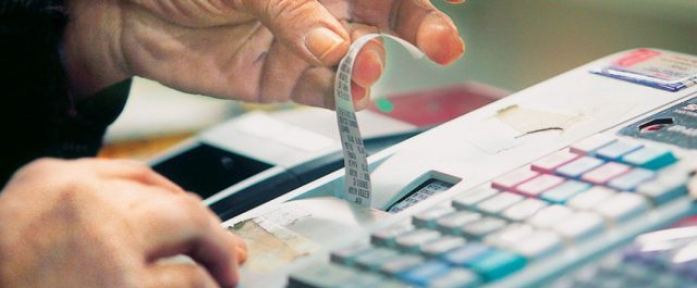 “Έλλειμμα ΦΠΑ” 5 δισ. ευρώ στην Ελλάδα το 2015!