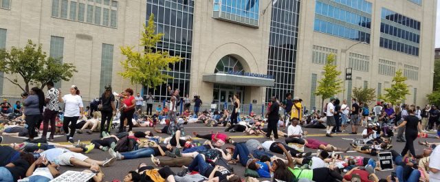 Σεντ Λούις: Τέταρτη ημέρα στους δρόμους για την αθώωση αστυνομικού που σκότωσε Αφροαμερικανό