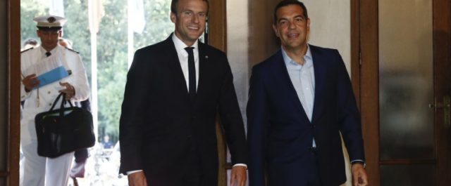 Handelsblatt: “Κατάσταση win- win από την επίσκεψη Μακρόν στην Ακρόπολη”