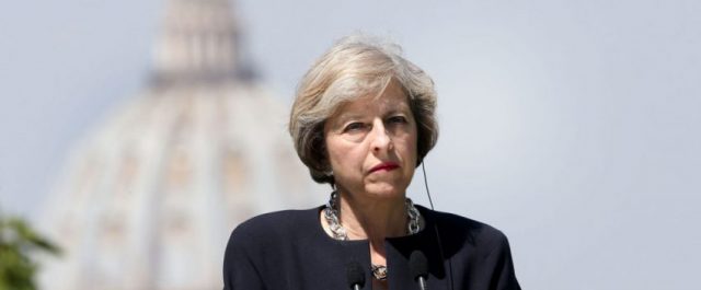 Μεταβατική περίοδο δύο χρόνων μετά το Brexit ζητά η Μέι