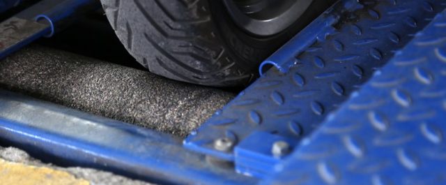 “Από πρώην πρωθυπουργό χρησιμοποιείται η Μercedes για την οποία διατέθηκαν 15.000 για την αλλαγή ελαστικών”