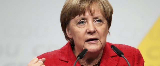 DW: “Γιατί η Μέρκελ προτιμά το SPD από τους Φιλελεύθερους”