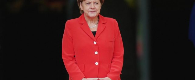 Μέρκελ: “Αναλαμβάνω την ευθύνη, θα σχηματίσω σταθερή κυβέρνηση”