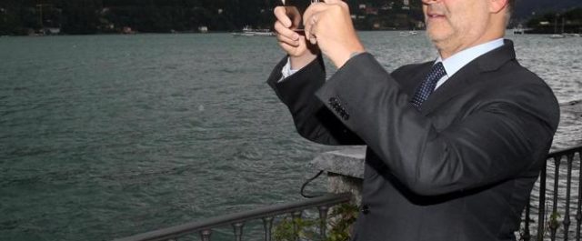 Απολογητικός Μοσκοβισί: “Σκάνδαλο το ελληνικό πρόγραμμα”!