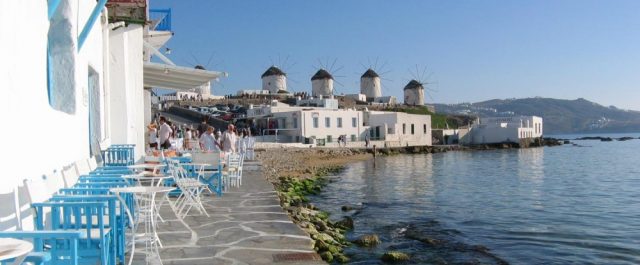 Συγκλονισμένη η Μύκονος: Βρέθηκε νεκρή 33χρονη σε βράχια