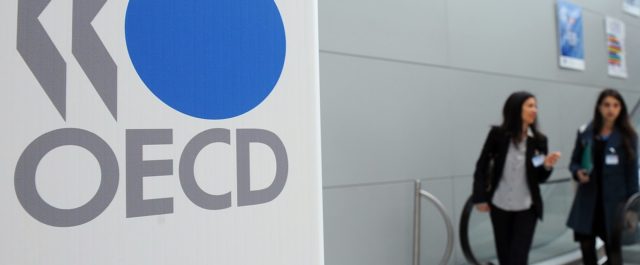 Παγκόσμια πρωταθλήτρια η Ελλάδα στην αύξηση φόρων κι ασφαλιστικών εισφορών!